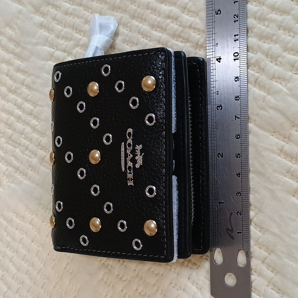 ๐ Coach Black Leather Wallet with Gold and Silver Rivets - Picture 10 of 13